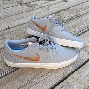 Women's NIKE Skate Shoes - Sz 11.5 - Gray/Gold NEW